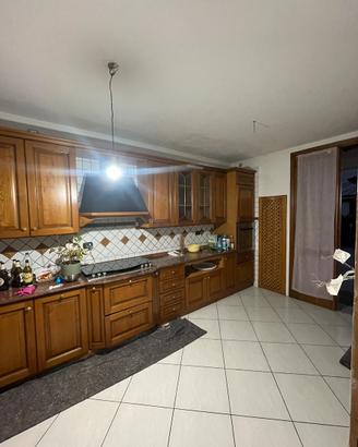 Cucina classica in legno massello