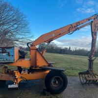 Macchina agricola caricatore semovente tussi