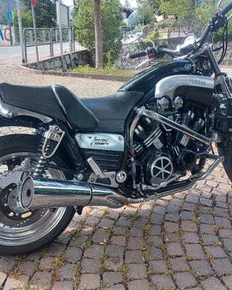 Yamaha Vmax 1.200