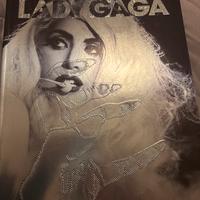 LADY GAGA