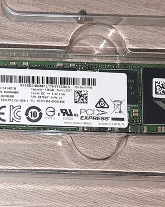hard disk ssd 128 GB / 3,5 GB sec.