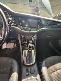 Opel Astra sport tourer innovation automatico 