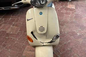 Vespa et4 anno 1998 (incidentata) no perdi tempo