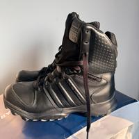 ANFIBI ADIDAS GSG 9-2