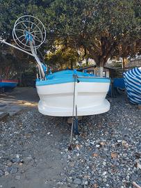 Gozzo vetroresina con licenza da pesca 