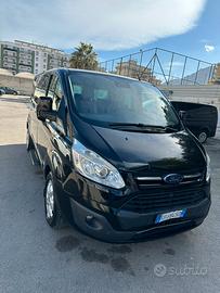 9 posti ford tourneo