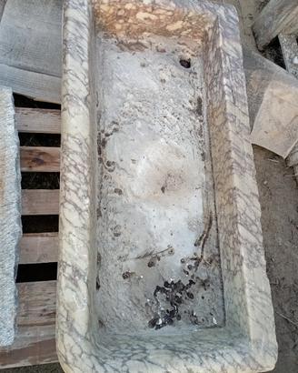 lavandino vasca in marmo o pietra antico