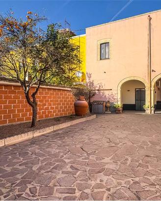 Casa campidanese con ampio cortile