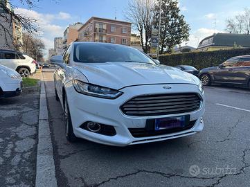 🚗 Ford Mondeo Hybrid 2.0 Hybrid Titanium