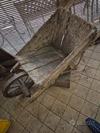 Cariooa antica in legno