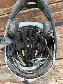 Casco bell mountain bike