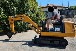 E246- Escavatore Caterpillar