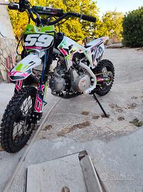 Pitbike/minicross 125cc  14/12 casco mascheri guan