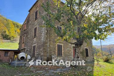 BARDI - BORGO ANTICO CON TERRENO E PERTINENZE