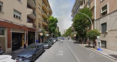 Immobile di 330 m² con 2 locali a Terni