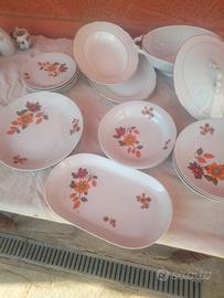 Piatti in ceramica vari formati.