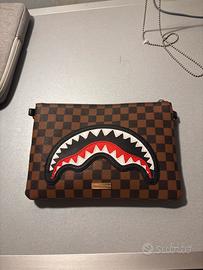 Pochette sprayground limited edition