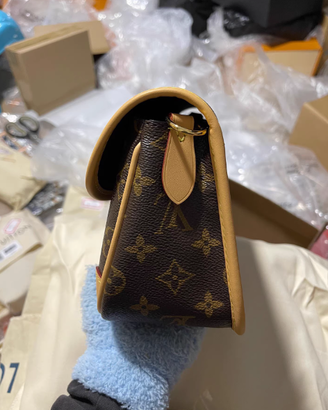 LouisVuitton