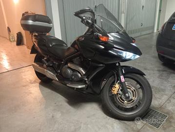 moto DN 01