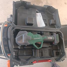 Forbici potatura con batteria