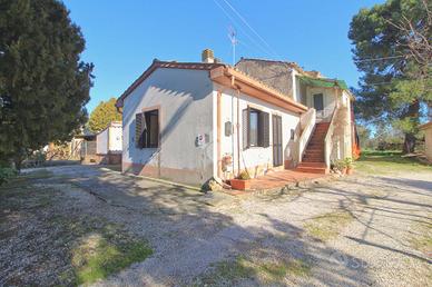 CASA SEMINDIPENDENTE A MOSCIANO SANT'ANGELO