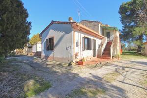 CASA SEMINDIPENDENTE A MOSCIANO SANT'ANGELO