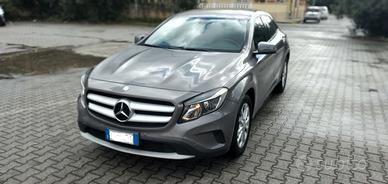 AUTO  MERCEDES BENZ GLA 180 D