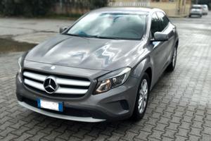 AUTO  MERCEDES BENZ GLA 180 D