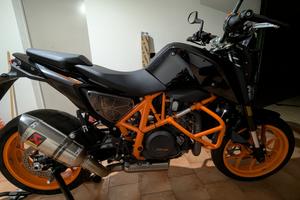 KTM 690 Duke R