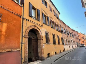 3 LOCALI A FERRARA