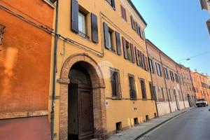 3 LOCALI A FERRARA