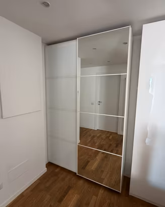 Armadio bianco pax ikea anta specchiata