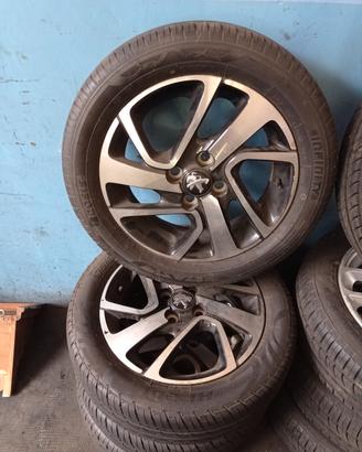 treno gomme+cerchio  Peugeot 108