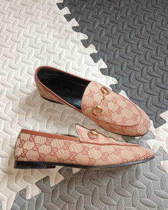 Mocassini classici da donna con fibbia classica Gu