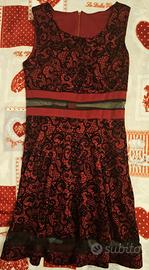 Vestito rosso e nero