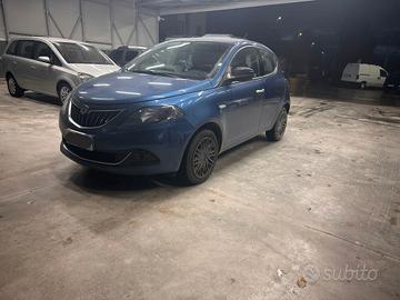 Lancia Ypsilon Silver Plus Hybrid 2023 – 14.000 km