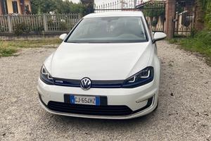 Volkswagen e-Golf serie 7 perfetta 100% elettrica