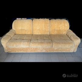 Divano tre posti + 2 poltrone