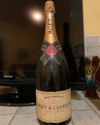 Bottiglia di moet
