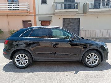 Audi Q3 2.0 TDI Business 120 CV S.Tronic nera,
