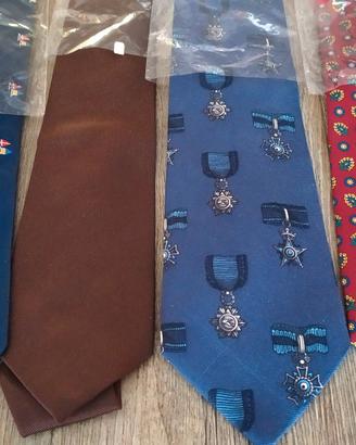 Cravatte in seta (nuove 4 a 20€)!