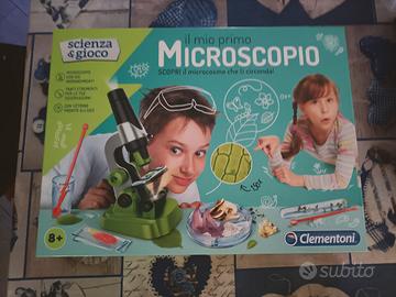 Gioco il mio primo microscopio