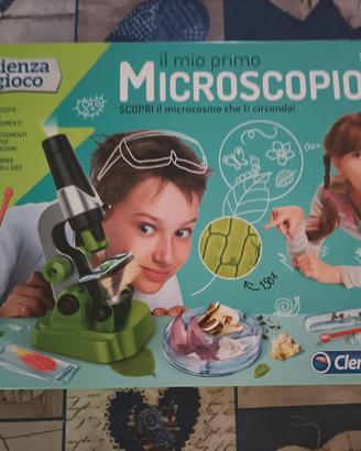 Gioco il mio primo microscopio