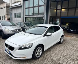 Volvo V40 D2 R-design EURO6 Momentum