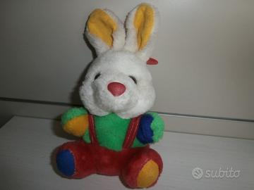 Coniglietto colorato in peluche