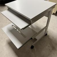 Scrivania porta pc e stampante con rotelle