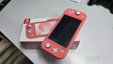 Nintendo Switch Lite + Memory Card SD da 256gb