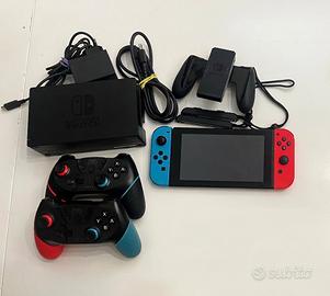 Nintendo switch con accessori e controller