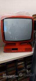 TV rosso vintage 