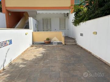 PORZIONE DI BIFAMILIARE A GALLIPOLI